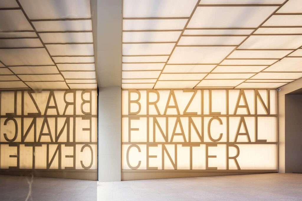 Retrofit - brazilian financial